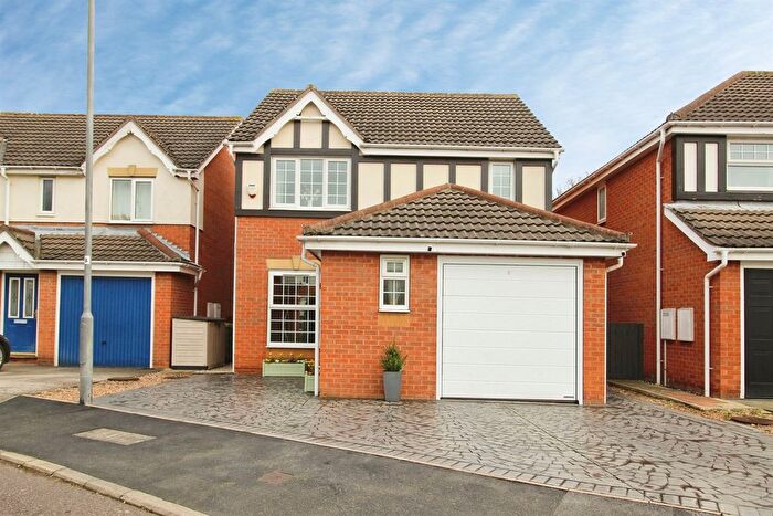 3 Bedroom Detached House For Sale In Pasture Drive, Castleford, WF10