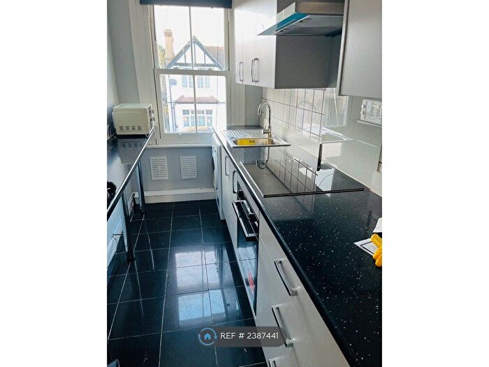 2 Bedroom Maisonette To Rent In Albert Road, Hounslow, TW3