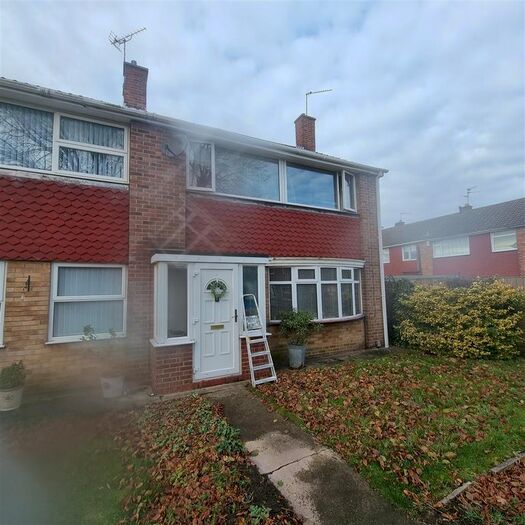 3 Bedroom Town House To Rent In Shanklin Gardens, Leicester Forest East, Leicester, LE3