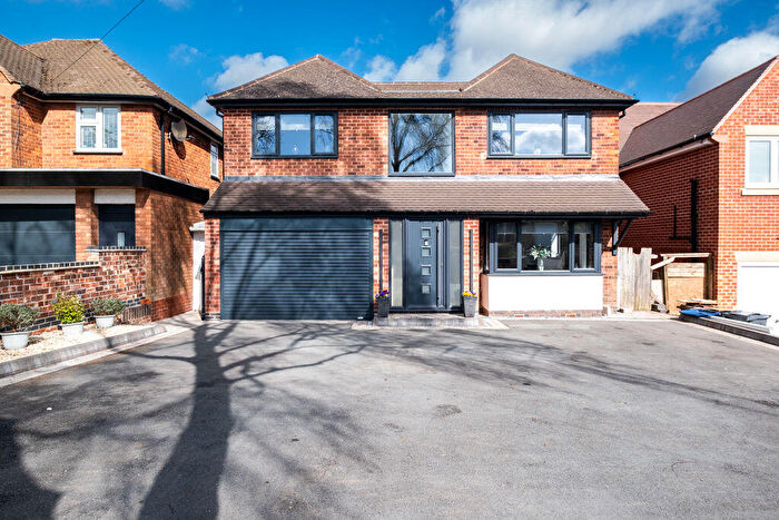 4 Bedroom Detached House For Sale In Kempson Avenue, Sutton Coldfield, B72