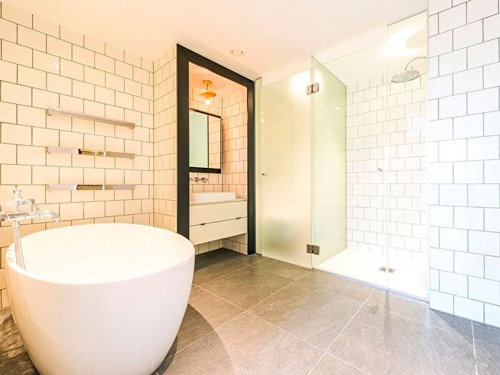 2 Bedroom Flat For Sale In Queens Wharf, Crisp Road, W6