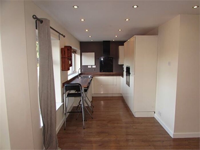 3 Bedroom Flat To Rent In Doncaster Road, Conisbrough, DN12