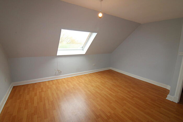 3 Bedroom Flat To Rent In St. James Street, Paisley, PA3