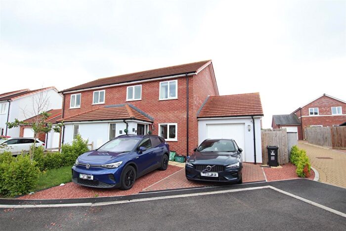 3 Bedroom Semi-Detached House For Sale In Little Wood Close, Cranbrook, EX5