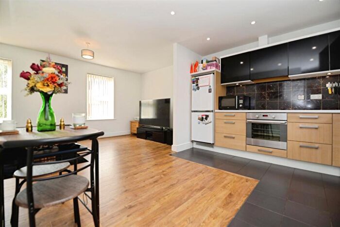 2 Bedroom Apartment For Sale In Appleby Court, Knowle, Fareham, PO17