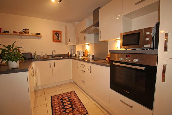 2 Bedroom Flat For Sale In Applegate House, Trowbridge, BA14