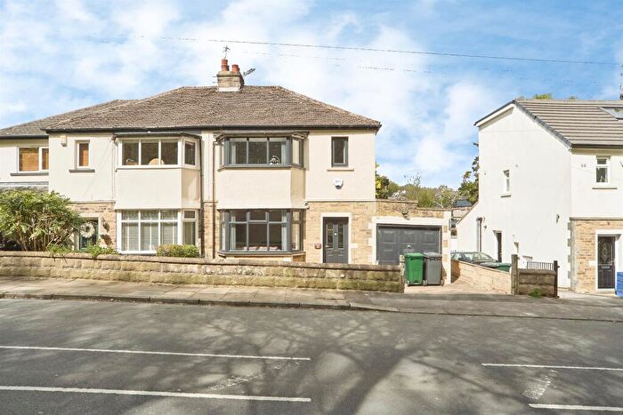 3 Bedroom Semi Detached House For Sale In Avondale Road, Shipley, BD18