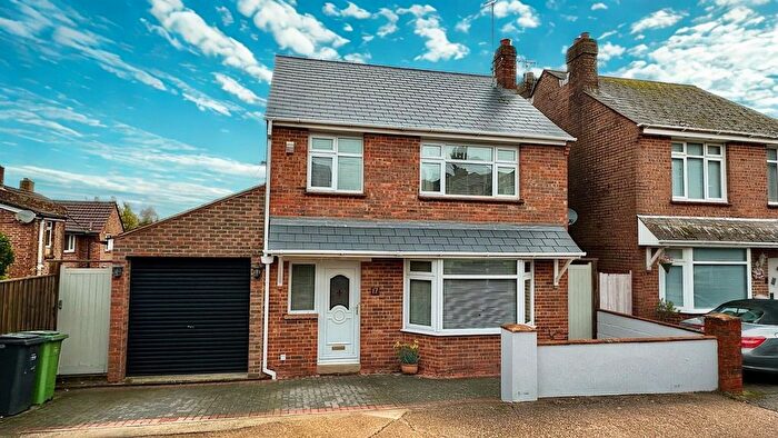 4 Bedroom Detached House For Sale In The Broadway, Hastings, TN35
