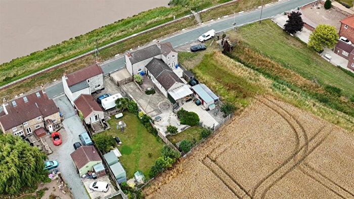 3 Bedroom Detached House For Sale In Main Street, Whitgift, DN14