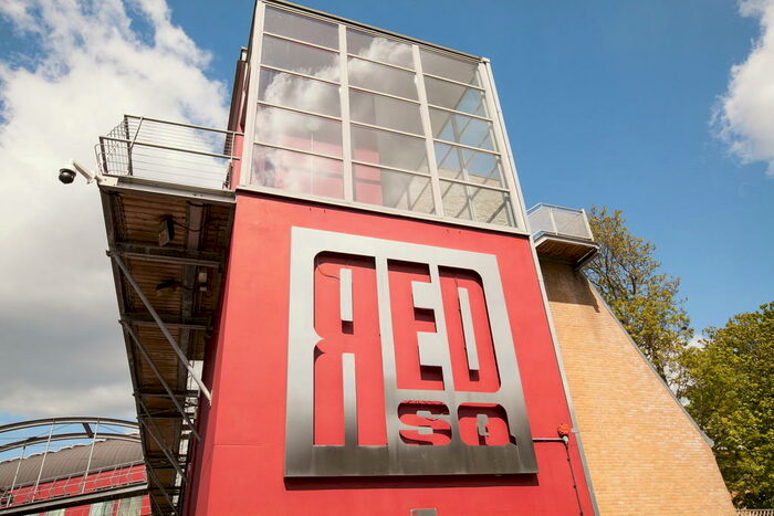 2 Bedroom Apartment To Rent In Red Square, N16