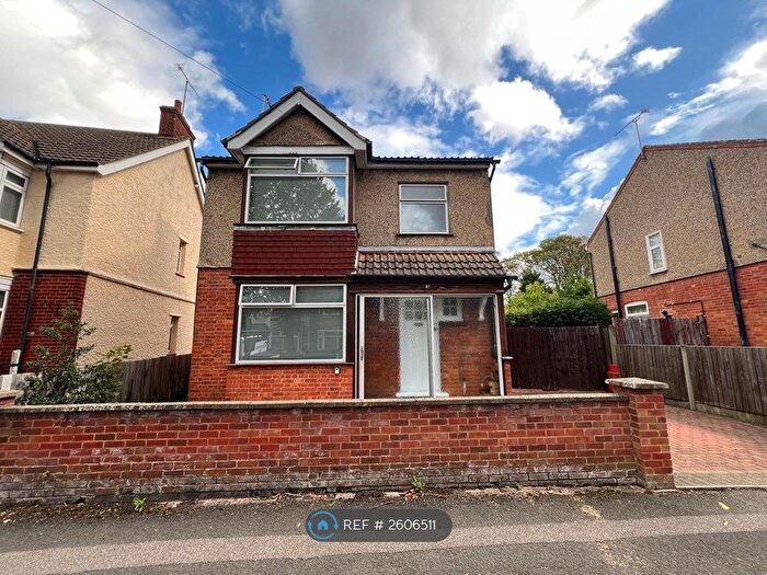 3 Bedroom Detached House To Rent In Leon Avenue, Milton Keynes, MK2