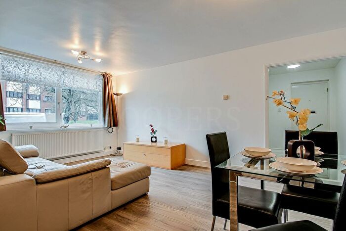 2 Bedroom Flat For Sale In Dollis Hill Lane, London, NW2