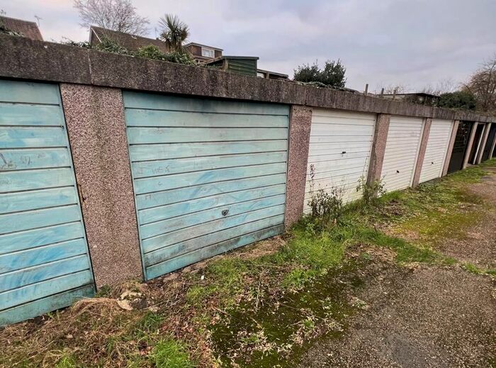 Garage / Parking To Rent In Prior Crescent, Newport, PO30