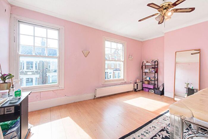 2 Bedroom Terraced House For Sale In Percy Road, North Finchley, London, N12