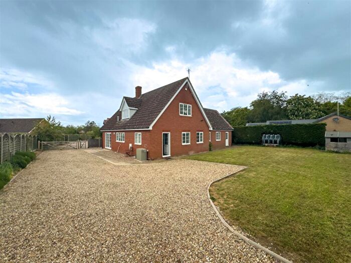 5 Bedroom Detached House For Sale In Norwich Road, Barham, Ipswich, IP6