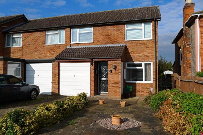 3 Bedroom End Of Terrace House To Rent In The Crofts, Stotfold, Hitchin, SG5