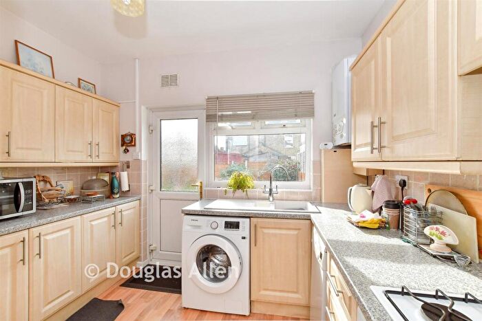 3 Bedroom End Of Terrace House For Sale In Alexandra Road, East Ham, E6