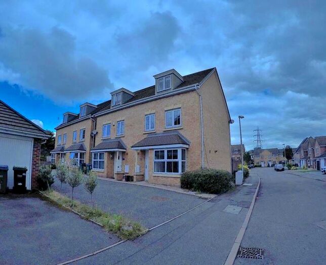 4 Bedroom Semi-Detached House To Rent In Bagnalls Wharf, Wednesbury, WS10