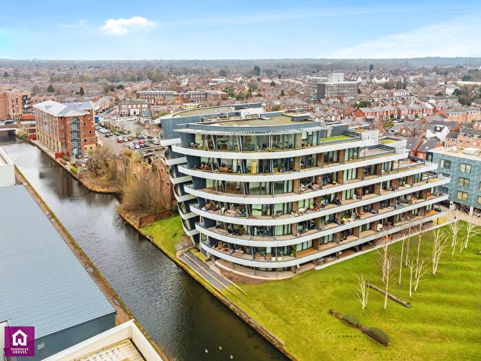2 Bedroom Flat For Sale In Woodfield Road, Altrincham, Greater Manchester, WA14
