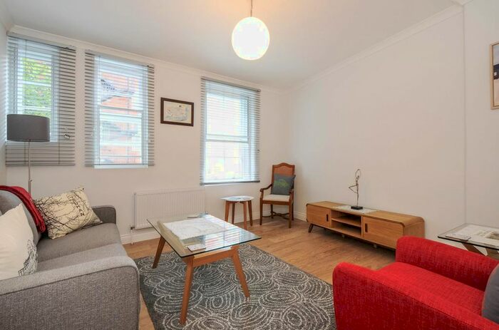 1 Bedroom Flat To Rent In Stirling Court, Covent Garden, WC2E