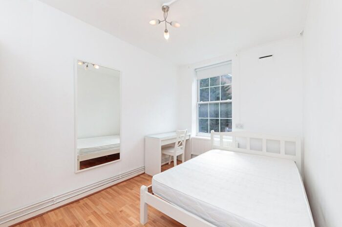 3 Bedroom Flat To Rent In Babington House, Redcross Way, SE1