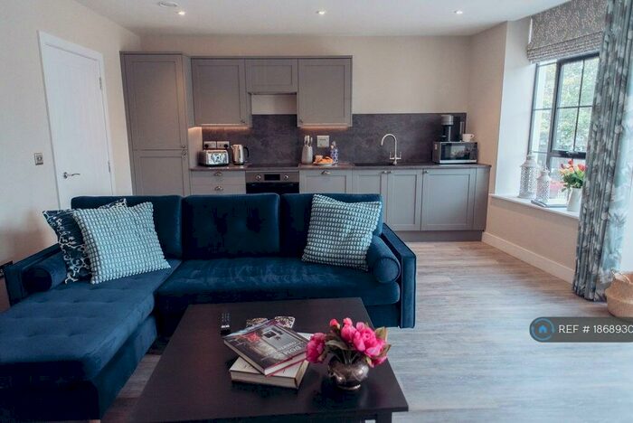 2 Bedroom Flat To Rent In Southside Street, Plymouth, PL1