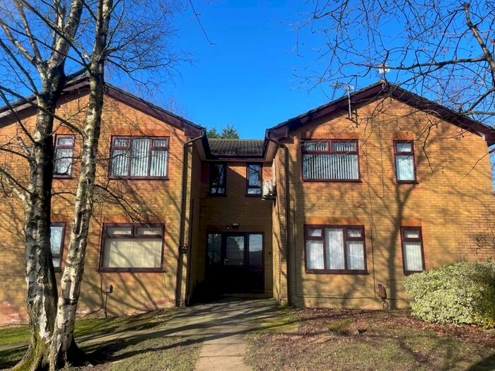 1 Bedroom Flat To Rent In Firwood Park, Chadderton, Oldham, OL9
