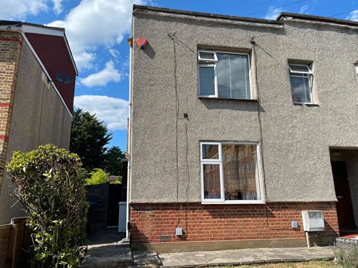 2 Bedroom Maisonette To Rent In Craigton Road, Eltham, London, SE9
