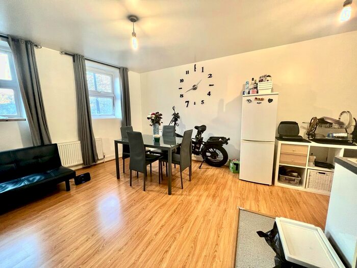 1 Bedroom Flat To Rent In Burdett Road, Mile End, London, E3