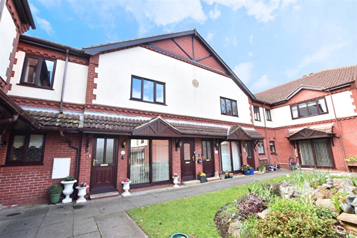 1 Bedroom Retirement Property For Sale In Lilac Court, Springfield Park, Grimsby, DN33