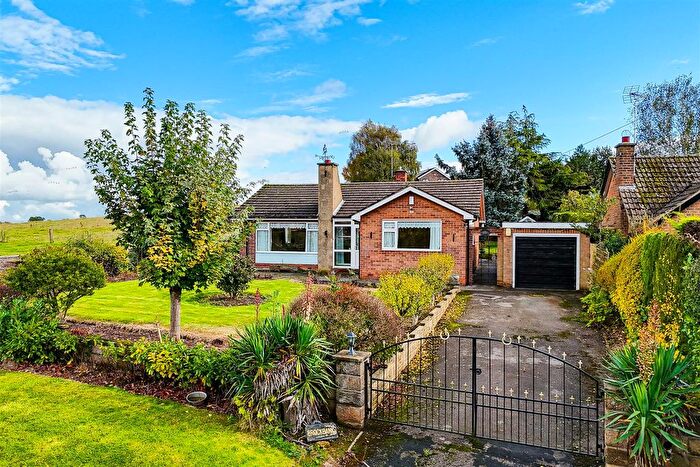 2 Bedroom Detached Bungalow For Sale In Mount Pleasant, Lowdham, Nottinghamshire, NG14