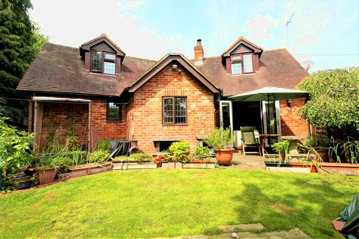3 Bedroom Detached House For Sale In Buckland Common, Tring, HP23