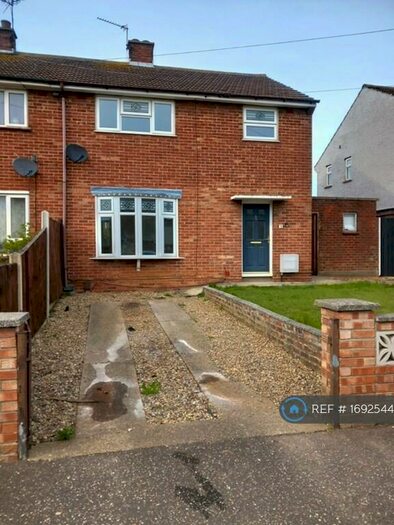3 Bedroom Semi-Detached House To Rent In Campion Avenue, Gorleston, Great Yarmouth, NR31