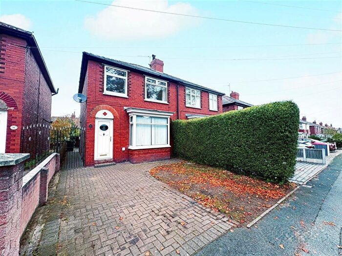 3 Bedroom Semi-Detached House To Rent In Grove Vale, Doncaster, DN2