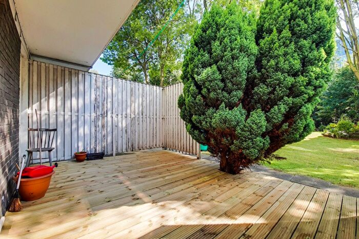 Studio For Sale In Warwick Crescent, London, W2