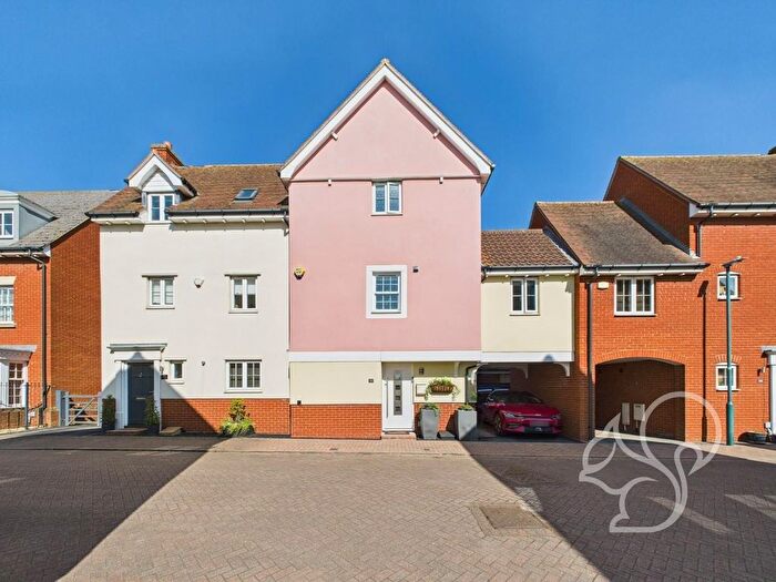 3 Bedroom Link Detached House For Sale In Wharton Drive, Springfield, Chelmsford, CM1