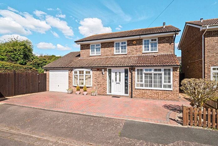 4 Bedroom Detached House For Sale In Island Close, Hayling Island, PO11