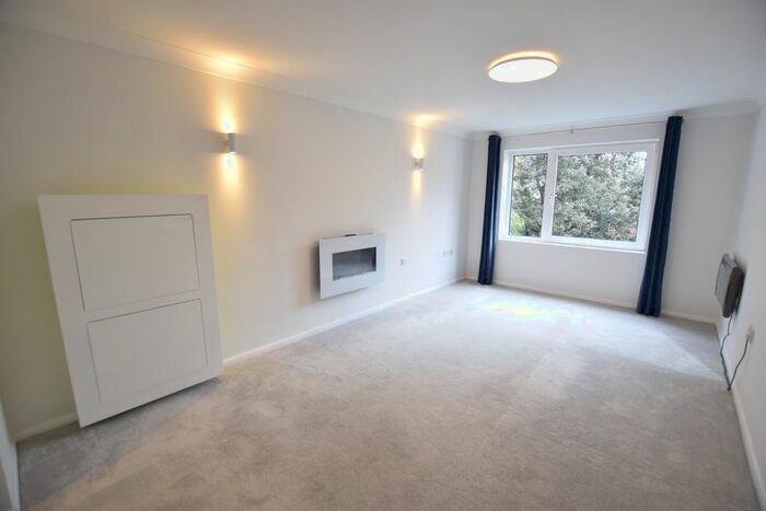 1 Bedroom Flat To Rent In Madeira Road, Bournemouth, BH1