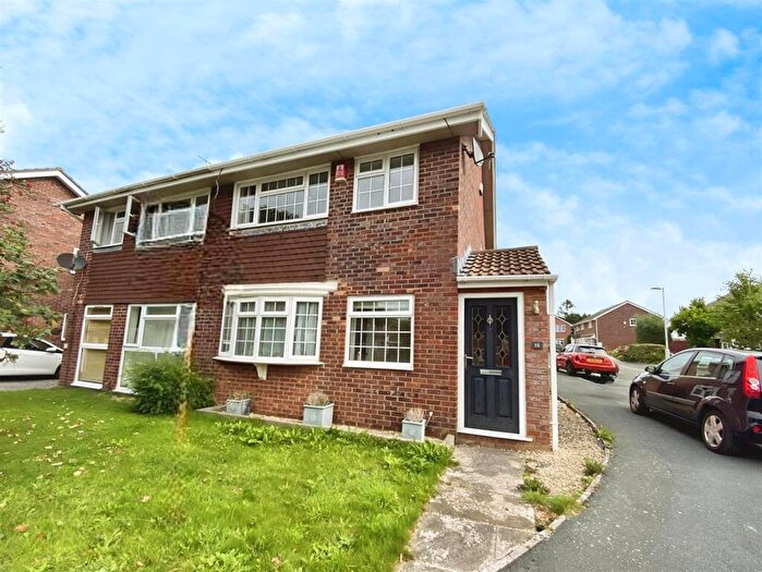 4 Bedroom Semi-Detached House For Sale In Sydenham Way, Hanham, Bristol, BS15