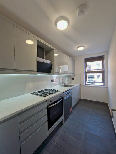1 Bedroom Flat To Rent In Voss Street, London, E2