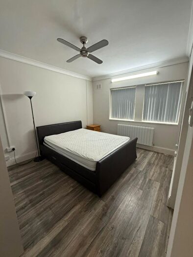 2 Bedroom Flat To Rent In Forty Avenue, HA9