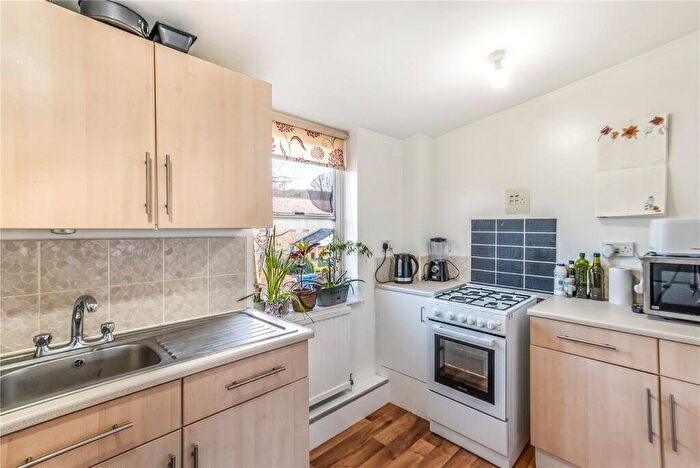 1 Bedroom Maisonette To Rent In Hindmans Road, East Dulwich, London, SE22