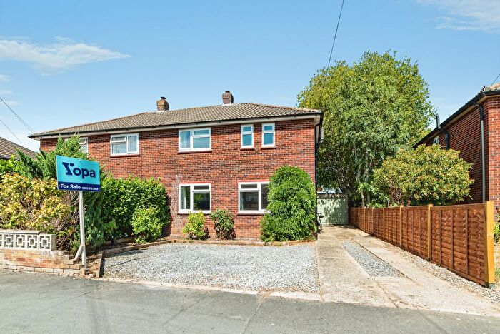 3 Bedroom Semi-detached House For Sale In Hartmead Road, Thatcham, RG19