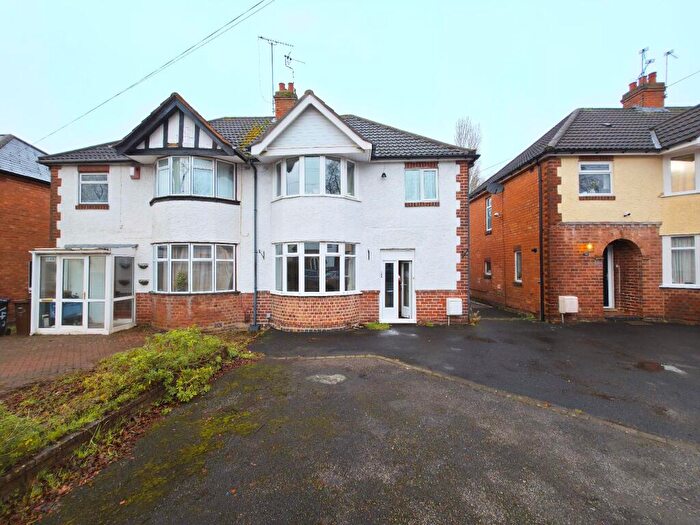 3 Bedroom Semi Detached House For Sale In Sandy Hill Road, Shirley, Solihull, B90