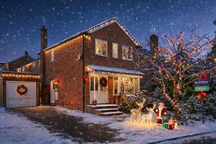 3 Bedroom Semi-detached House For Sale In Silverdale Grove, Guiseley, Leeds, LS20