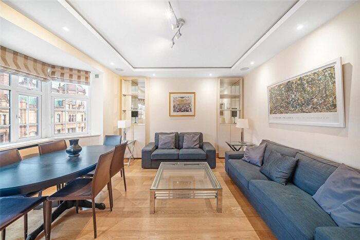 3 Bedroom Flat To Rent In Brompton Road, Knightsbridge, SW3