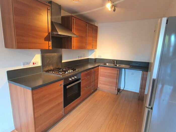 2 Bedroom Flat To Rent In Medici Close, Ilford, IG3