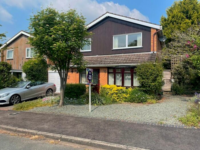 4 Bedroom Detached House For Sale In Beech Close, Pattingham, Wolverhampton, WV6