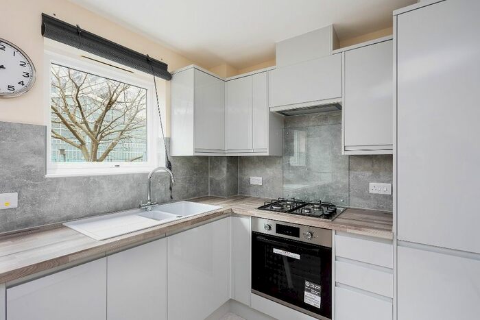 2 Bedroom Flat To Rent In Rennies Isle, The Shore, Edinburgh, EH6