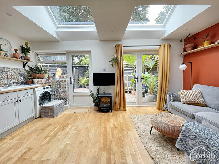 2 Bedroom Apartment For Sale In Surrey Road South, Bournemouth, BH4